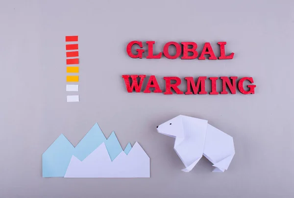 Koncepcja Globalnego Ocieplenia Zmiany Klimatu Papierowym Białym Niedźwiedziem — Zdjęcie stockowe