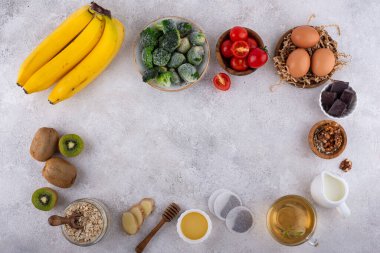 Melatonin içeren sağlıklı ürünler. İyi bir uyku için yiyecek.