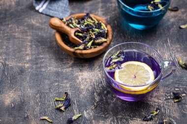 Mavi ve mor çay Limonlu Kelebek bezelyesi