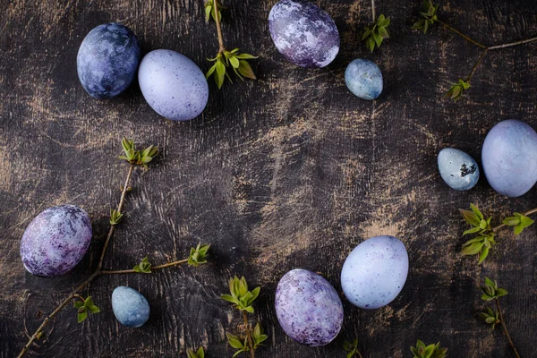Uova Pasqua Festive Dipinte Con Ibisco Colore Viola Blu — Foto Stock