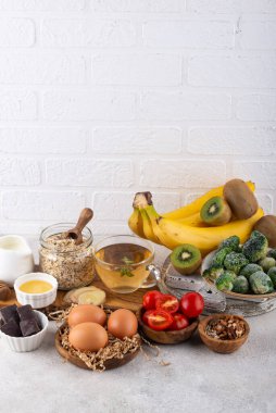 Melatonin içeren sağlıklı ürünler. İyi bir uyku için yiyecek.