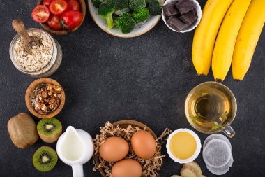 Melatonin içeren sağlıklı ürünler. İyi bir uyku için yiyecek.