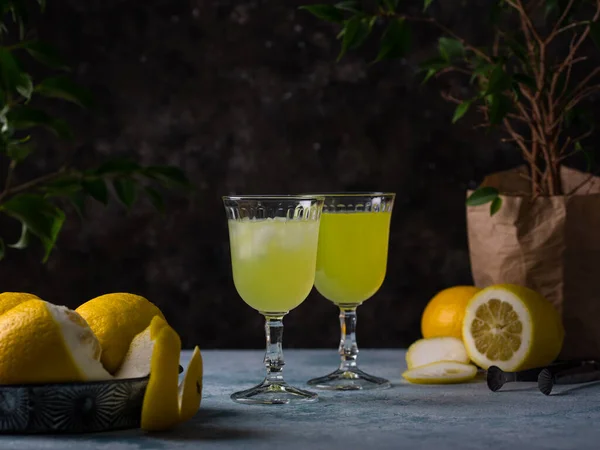 Традиционный Итальянский Лимончелло Лимонный Ликер Домашний Лимонад — стоковое фото