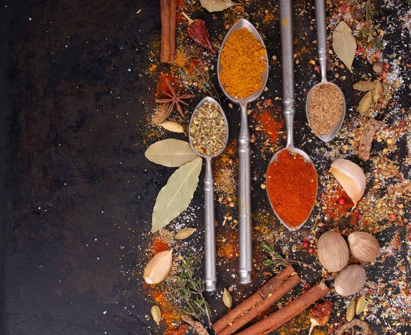 Different Spices Herbs Black Background Paprika Curry Nutmeg Cinnamon Bay — Foto Stock