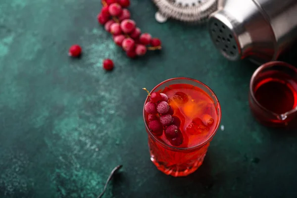 Alcoholische Cocktail Met Rode Bessen Ijs — Stockfoto