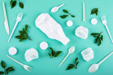 Yeniden kullan, azalt, konsepti geri dönüştür. Plastiği geri dönüştür. Sıfır atık ekolojik yaşam