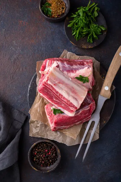 Rauwe Ongekookte Verse Vlees Ribben Specerijen Stockfoto