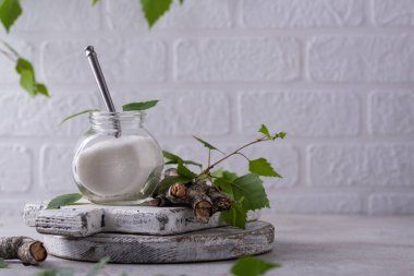 Xylitol veya huş şekeri, şeker hastalarının yerine geçer.