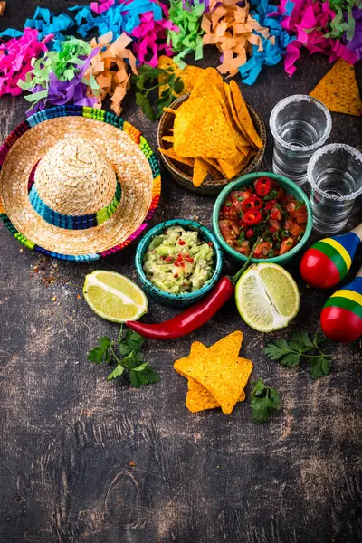 Nachos Traditionnels Mexicains Salsa Guacamole Tequila Cinco Mayo Concept Photos De Stock Libres De Droits