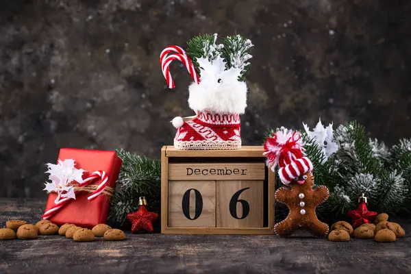 Sinterklaas ya da Aziz Niklas çocuk ayakkabıları ile kutlama konsepti