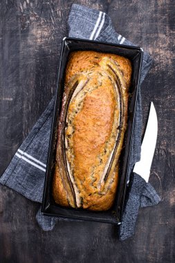 Muzlu ekmek ya da tarçınlı ekmek.