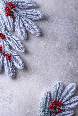 Noel şenliği arka planı ve ışık masasında köknar ağacı