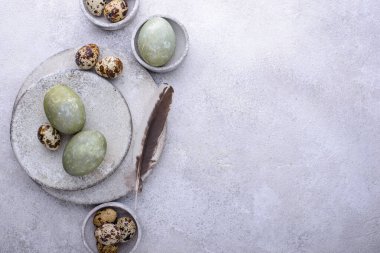 Yeşil renge boyanmış Paskalya yumurtaları