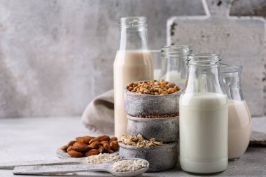 Alternatif süt, soya, yulaf, badem, pirinç ve karabuğday. Bitki bazlı vejetaryen olmayan süt ürünü.