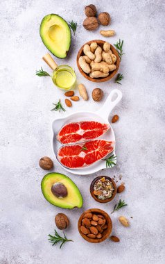 Sağlıklı yağ kavramı. Omega 3 bakımından zengin gıda ürünleri..