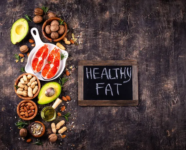 Sağlıklı yağ kavramı. Omega 3 bakımından zengin gıda ürünleri..