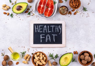 Sağlıklı yağ kavramı. Omega 3 bakımından zengin gıda ürünleri..