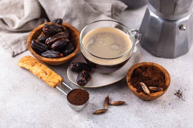 Flört tohumundan kahve. Sağlıklı alternatif moda içeceği.