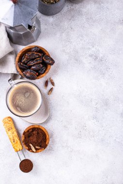 Flört tohumundan kahve. Sağlıklı alternatif moda içeceği.