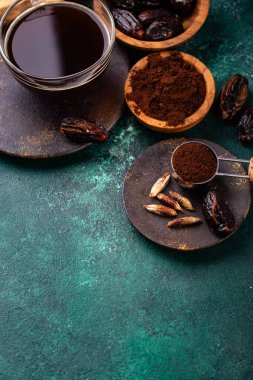 Flört tohumundan kahve. Sağlıklı alternatif moda içeceği.