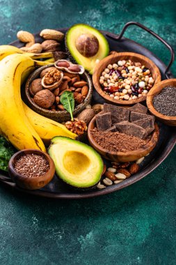 Doğal magnezyum Mg içeren çeşitli ürünler