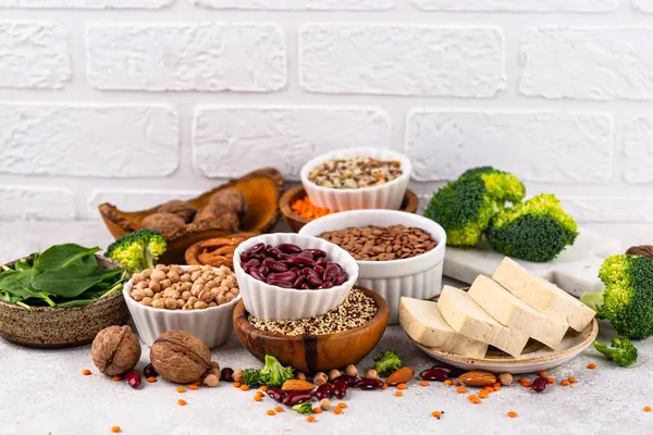 Bitki bazlı vegan protein ürünlerinin çeşitliliği, sağlıklı gıda kavramı
