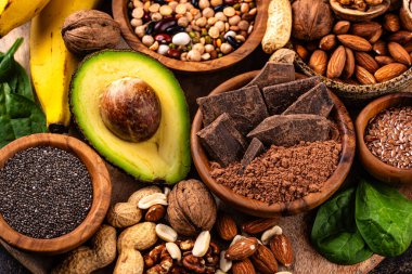 Doğal magnezyum Mg içeren çeşitli ürünler