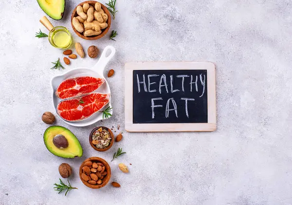 Sağlıklı yağ kavramı. Omega 3 bakımından zengin gıda ürünleri..