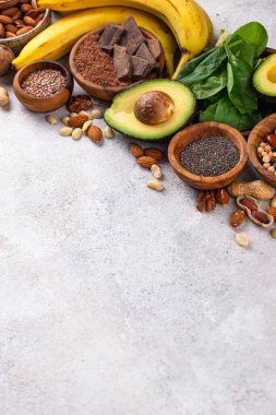 Doğal magnezyum Mg içeren çeşitli ürünler