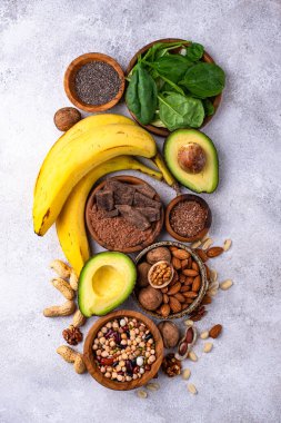 Doğal magnezyum Mg içeren çeşitli ürünler