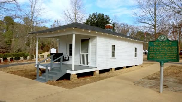 Tupelo 2023年1月 エルヴィス プレスリーの生誕地ホーム — ストック動画