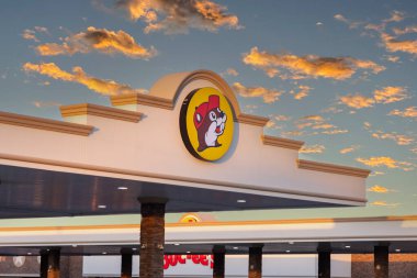 Temple, TX - 2023 Buc-ee, merkezi Teksas 'ta bulunan popüler bir mağaza ve benzin istasyonları zinciri.