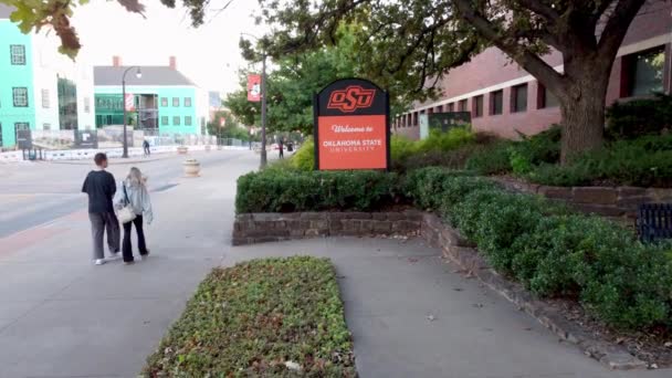 Oklahoma State University Welcome Sign Stillwater — Stock Video