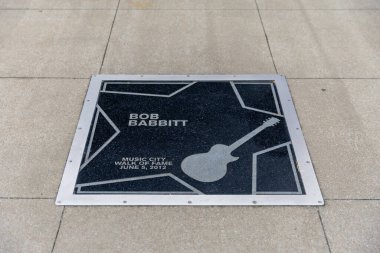 Nashville, TN - 15 Mart 2024: Bob Babbitt Nashville 'deki Music City Walk of Fame' in yıldızı
