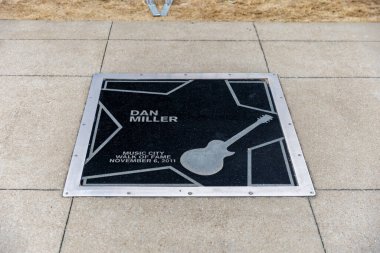 Nashville, TN - 15 Mart 2024: Dan Miller Nashville, TN 'deki Music City Walk of Fame' in yıldızı
