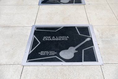 Nashville, TN - 15 Mart 2024: Joe & Linda Chambers Nashville, TN 'de Music City Walk of Fame' in yıldızı