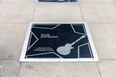 Nashville, TN - 15 Mart 2024: Bob Dipiero Nashville 'deki Music City Walk of Fame' in yıldızı