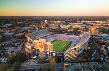 Auburn, AL - 22 Kasım 2024: Jordan-Hare Stadyumu Auburn Üniversitesi futbol takımının evidir.