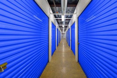 İçerideki iklim kontrollü depolama birimleri