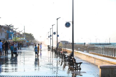 Tel havacılık şehri, insanların geçtiği yer ve gündüz, seyahat konsepti