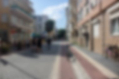 Şehirdeki yolun bulanık görüntüsü