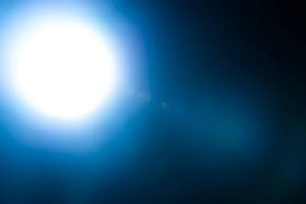 Siyah Arka Planda Beyaz Mercek Parlamaları Var Küresel Optik Işık — Stok fotoğraf