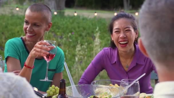 Happy Friends Eating Drinking Smiling Laughing Patio Middle Aged Cheerful — Stock Video