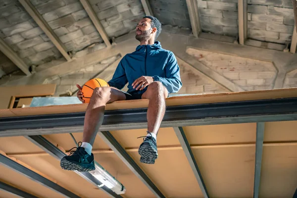 Young Black Man Basketball Posing Industrial Warehouse Sports Recreation Concept — Stock Photo, Image
