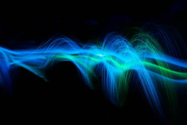 Blauwe Lichtgolf Van Energie Met Elegante Gloeiende Lijnen Abstract Technologie Rechtenvrije Stockfoto's