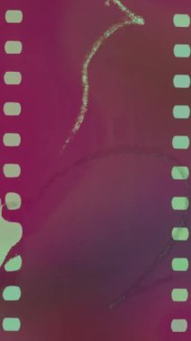 Dikey stil modern grunge arkaplanı canlı ve koyu renklerle. Harika benzersiz bir film kaplaması. Yüksek kalite 4k görüntü