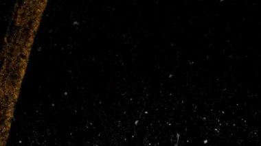 Grunge karalama dokusu. Eski hasarlı yüzeyi toz ve çizikler. Retro vintage siyah arka plan. Yüksek kalite 4k görüntü