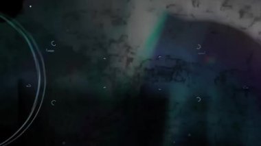 Gürültü, toz, tahıl ve eski hasarlı film yüzeyinde çizikler. Dinamik kirli film yuvarlanma etkisi dokusu. Yüksek kalite 4k görüntü