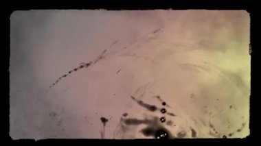 Eski film efektleri çizikler ve siyah 4K çerçeve ile kaplıdır. Yüksek kalite 4k görüntü