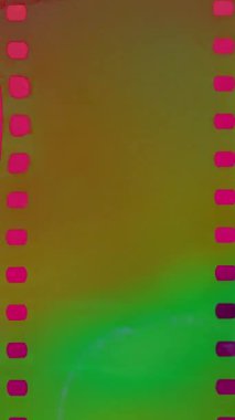 Film gürültü tahıl dokusu Retro dikey ekran negatif eski şeritli görüntüler. Yüksek kaliteli FullHD görüntüler